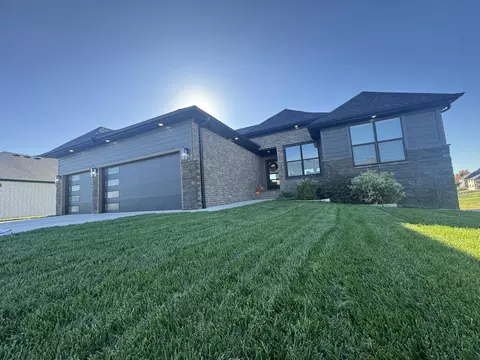 1261 W Sage Ct, Springfield, MO 65810 photo 1