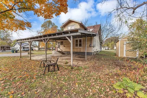 Exterior - 314 Jasper St, Aurora, MO 65605 photo 7 of 7