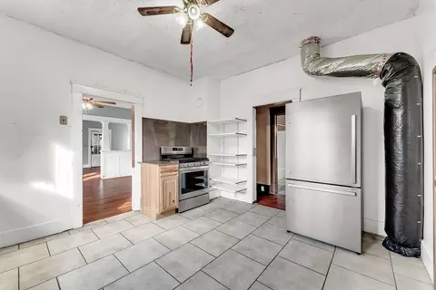 Kitchen - 314 Jasper St, Aurora, MO 65605 photo 3 of 5