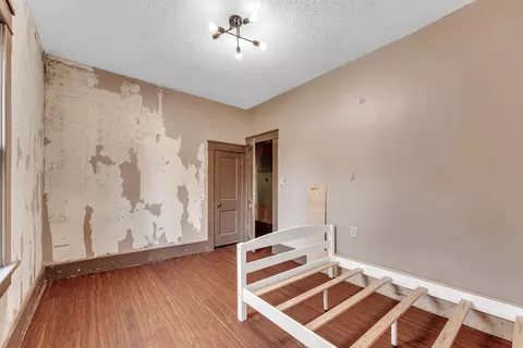 Bedroom - 314 Jasper St, Aurora, MO 65605 photo 3 of 8