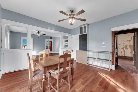 Dining - 314 Jasper St, Aurora, MO 65605 photo 2 of 2