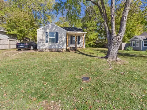 1621 E Chestnut St, Springfield, MO 65802