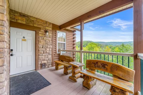 15 Woodpecker Ln #6, Branson, MO 65616