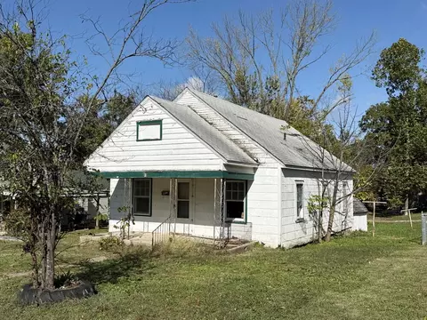 121 W Lafayette St, El Dorado Springs, MO 64744