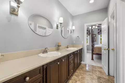 Bath - 229 Grand Pointe, Branson, MO 65616 photo 3 of 6