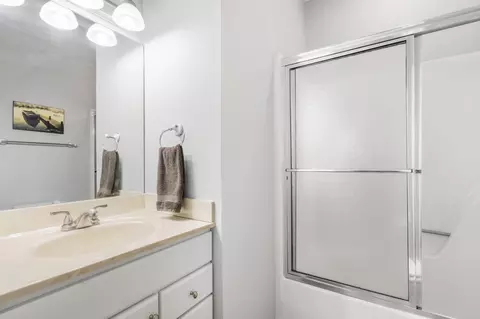 Bath - 229 Grand Pointe, Branson, MO 65616 photo 4 of 6