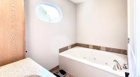 Bath - 22 Old Southern Rd, Branson, MO 65616 photo 2 of 5