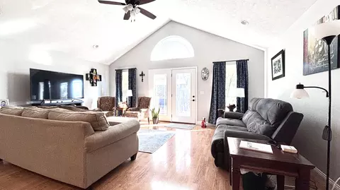 Living - 22 Old Southern Rd, Branson, MO 65616 photo 4 of 4