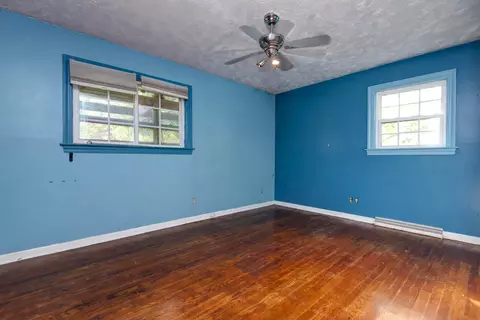 Bedroom - 1702 S Oak Grove Ave, Springfield, MO 65804 photo 2 of 3