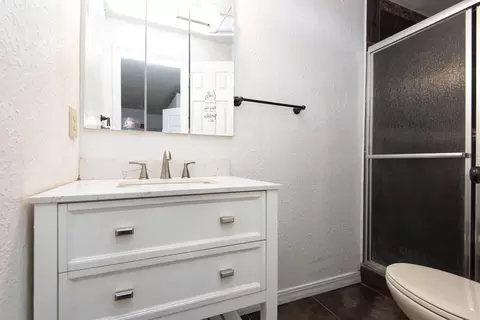 Bath - 1702 S Oak Grove Ave, Springfield, MO 65804 photo 6 of 6