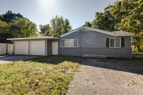 Exterior - 1702 S Oak Grove Ave, Springfield, MO 65804 photo 5 of 7