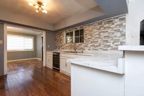 Kitchen - 1702 S Oak Grove Ave, Springfield, MO 65804 photo 3 of 4