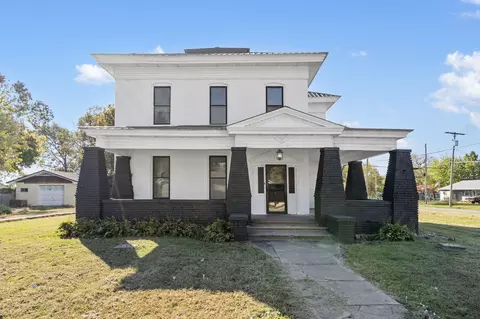 419 Maple St, Greenfield, MO 65661