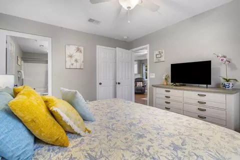 Bedroom - 505 Valley View Dr #201, Branson, MO 65616 photo 8 of 8