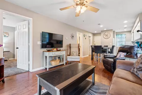 Living - 505 Valley View Dr #201, Branson, MO 65616 photo 6 of 6
