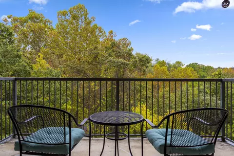 Exterior - 505 Valley View Dr #201, Branson, MO 65616 photo 4 of 37