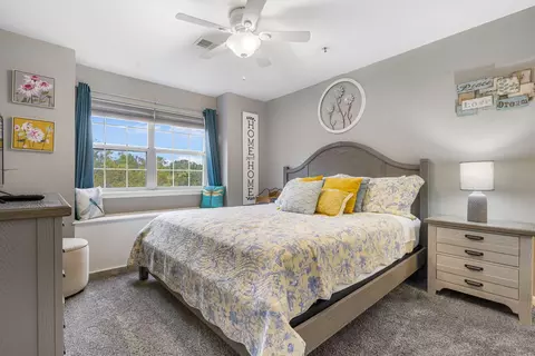 Bedroom - 505 Valley View Dr #201, Branson, MO 65616 photo 3 of 8