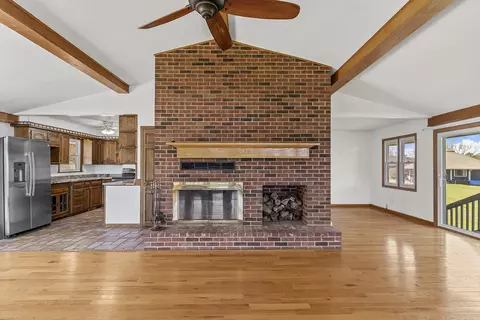 Living - 278 Daisy Ln, Lampe, MO 65681 photo 5 of 9