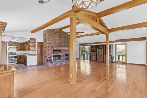 Living - 278 Daisy Ln, Lampe, MO 65681 photo 2 of 9