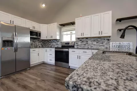 832 Mt Carmel Rd, Clever, MO 65631 photo 9