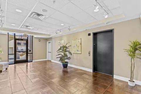 623 W Walnut St #407, Springfield, MO 65806 photo 2