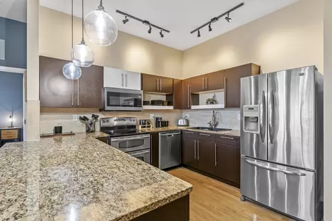 623 W Walnut St #407, Springfield, MO 65806 photo 8