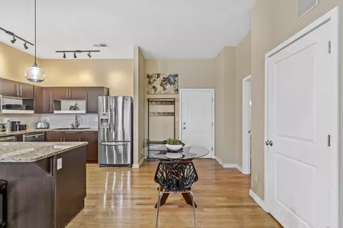 623 W Walnut St #407, Springfield, MO 65806 photo 3