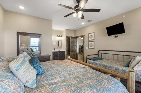 Bedroom - 85 David Shawn Dr, Indian Point, MO 65616 photo 8 of 15