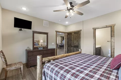 Bedroom - 85 David Shawn Dr, Indian Point, MO 65616 photo 3 of 15