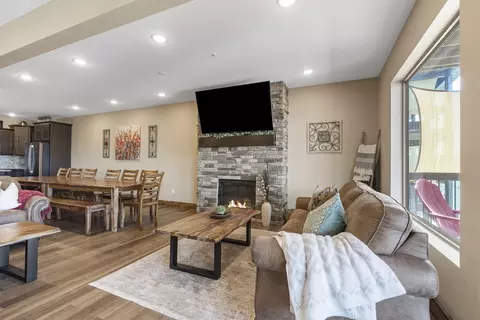 Living - 85 David Shawn Dr, Indian Point, MO 65616 photo 3 of 7