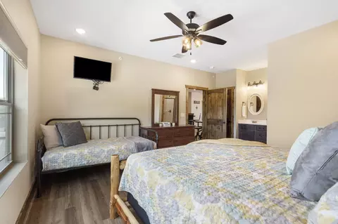 Bedroom - 85 David Shawn Dr, Indian Point, MO 65616 photo 13 of 15