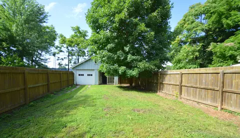 Exterior - 217 S Pickwick Ave, Springfield, MO 65802 photo 6 of 10