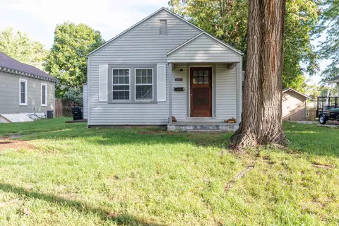 Exterior - 217 S Pickwick Ave, Springfield, MO 65802 photo 7 of 10