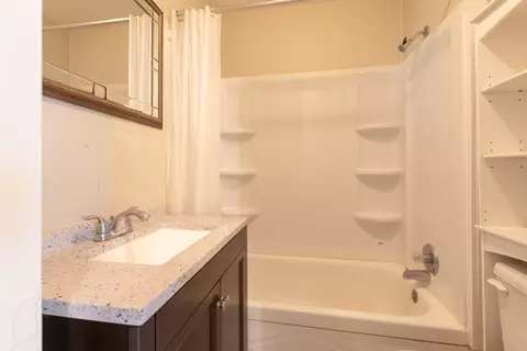 Bath - 217 S Pickwick Ave, Springfield, MO 65802 photo 5 of 6