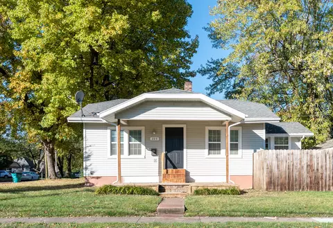 Exterior - 217 S Pickwick Ave, Springfield, MO 65802 photo 2 of 10