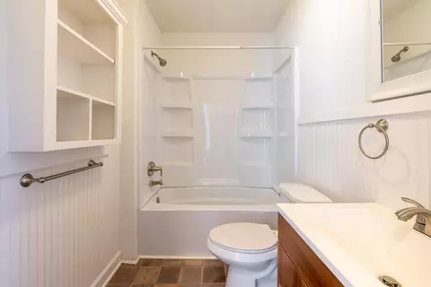 Bath - 217 S Pickwick Ave, Springfield, MO 65802 photo 2 of 6