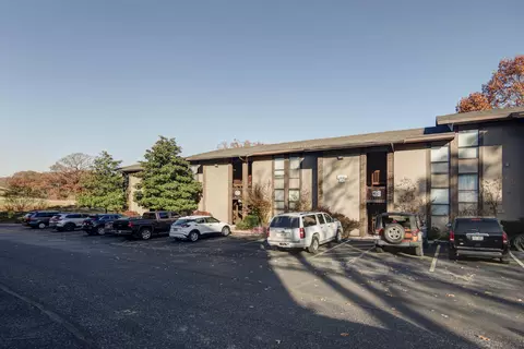 180 Lake Club Dr #12, Branson, MO 65616
