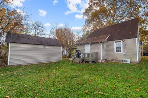 Exterior - 2323 W Walnut St, Springfield, MO 65806 photo 3 of 6