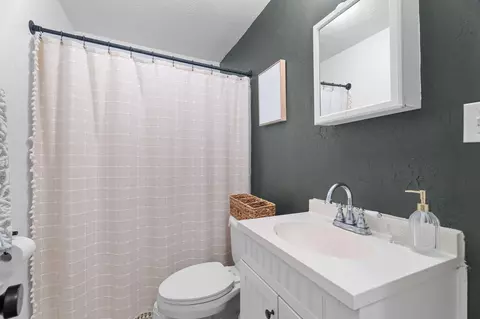 Bath - 2323 W Walnut St, Springfield, MO 65806 photo 1 of 1
