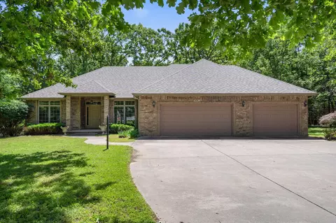 404 Millwood Dr, Branson West, MO 65737