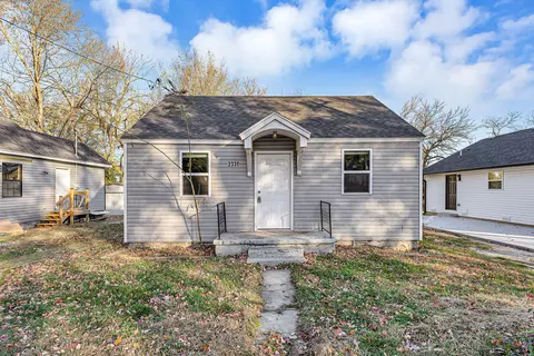 2338 N Lyon Ave, Springfield, MO 65803 photo 4