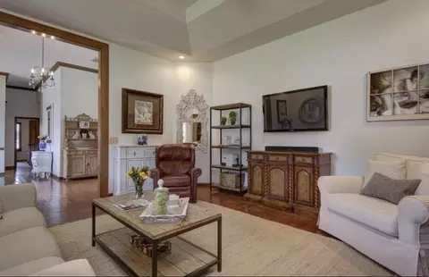 Living - 3165 E Topping Cir, Springfield, MO 65804 photo 2 of 2