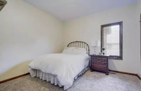 Bedroom - 3165 E Topping Cir, Springfield, MO 65804 photo 2 of 3