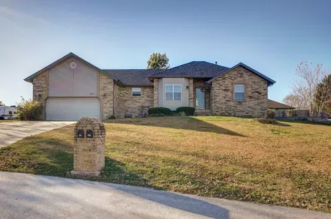2601 S 15th Ave, Ozark, MO 65721