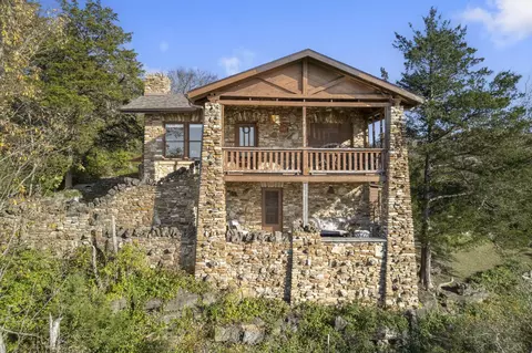 Exterior - 220 Angels Trl, Branson, MO 65616 photo 4 of 16