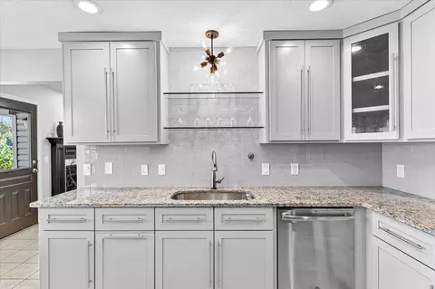 3260 S Brunswick Ave, Springfield, MO 65809 photo 5
