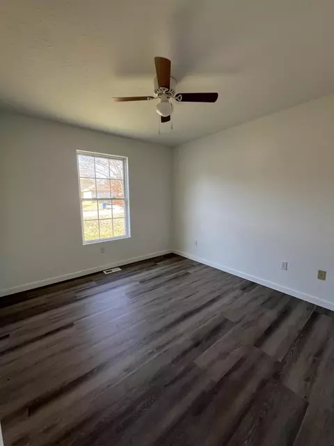 1044 S Missouri Ave, Springfield, MO 65807 photo 7