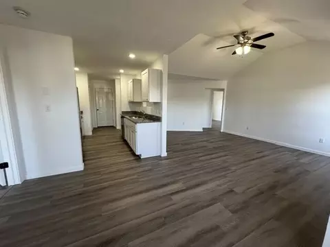 1044 S Missouri Ave, Springfield, MO 65807 photo 3