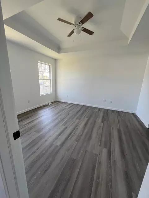 1044 S Missouri Ave, Springfield, MO 65807 photo 9