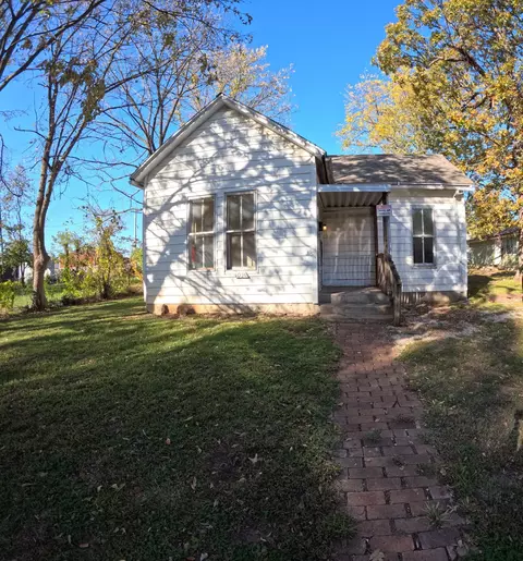 1021 E Blaine St, Springfield, MO 65803 photo 1